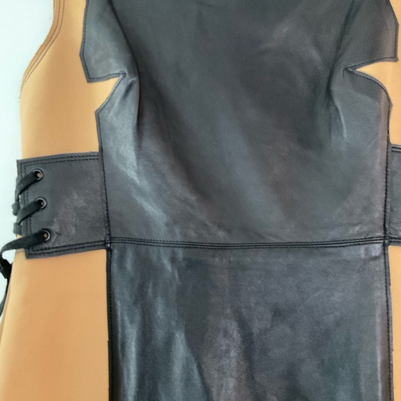 Tracy Reese- Paneled Leather Sheath Dress with adjustable side ties. Women’s 6. - Picture 8 of 9